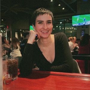 Meet your Posher, Kira